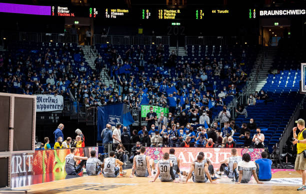 革或许正悄 革或许正悄